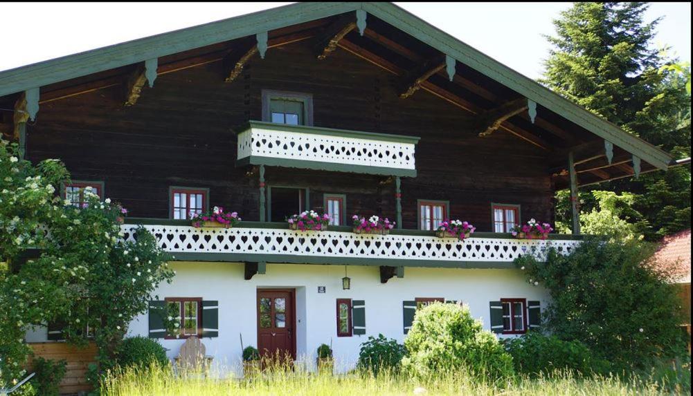 Gaestehaus Gschwendtner - Chiemgau Karte 인젤 외부 사진